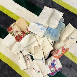 Vintage Embroidered Linen Handkerchief Lot - Floral & Scalloped Designs